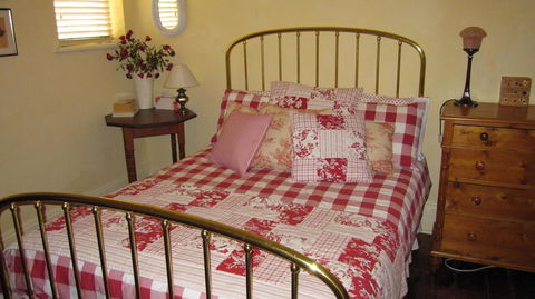 Gainsborough Cottage - ACT Tourism 3