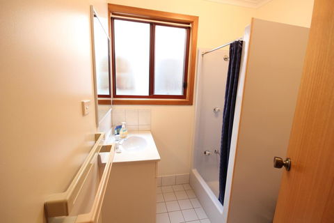 Port Vincent Motel & Apartments - ACT Tourism 21