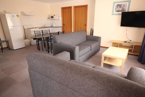 Port Vincent Motel & Apartments - ACT Tourism 15