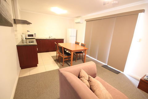 Port Vincent Motel & Apartments - ACT Tourism 4