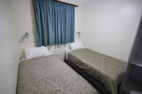Port Vincent Motel & Apartments - ACT Tourism 19