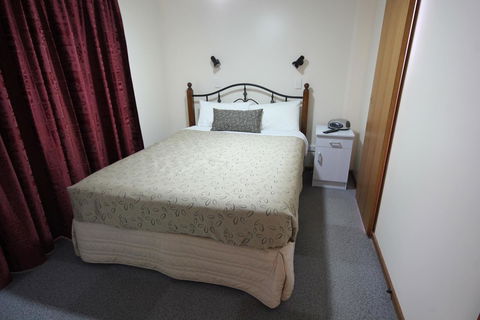 Port Vincent Motel & Apartments - ACT Tourism 13