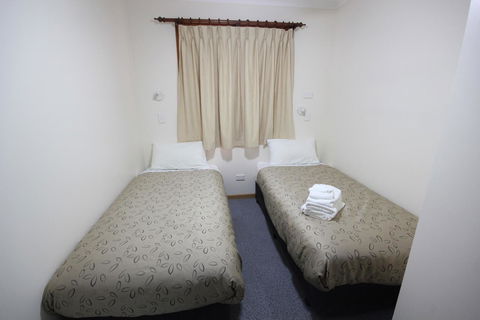 Port Vincent Motel & Apartments - ACT Tourism 14