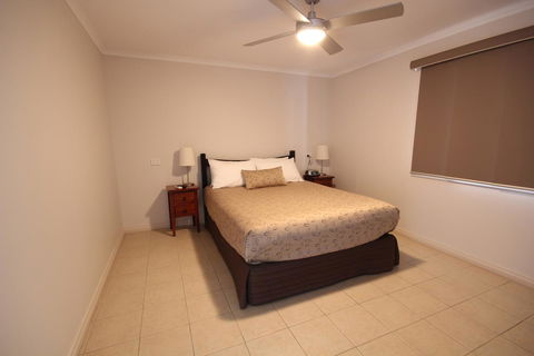 Port Vincent Motel & Apartments - ACT Tourism 5