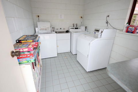 Port Vincent Motel & Apartments - ACT Tourism 24