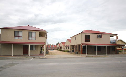 Port Vincent Motel & Apartments - ACT Tourism 0
