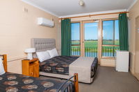 Book Tailem Bend Accommodation Vacations ACT Tourism ACT Tourism