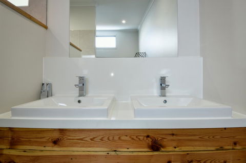 Great Northern Lodge - ACT Tourism 19