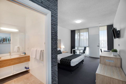 Adelaide Road Motor Lodge - ACT Tourism 23