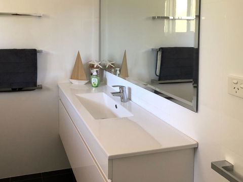 Beachview - ACT Tourism 22