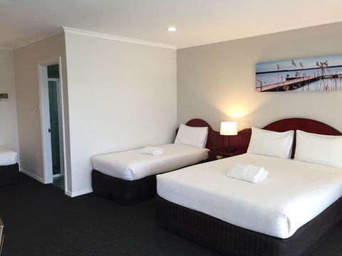 Hilton Beachfront Motel - ACT Tourism 20