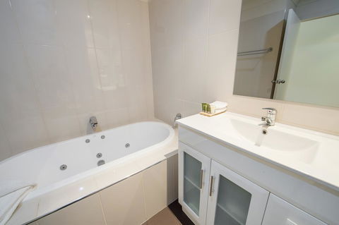 Clare Country Club - ACT Tourism 23