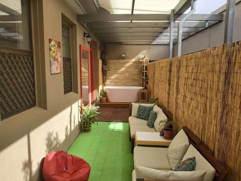 Diamond On Olive - ACT Tourism 0