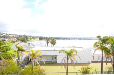 The Bluff Resort Apartments - ACT Tourism 26