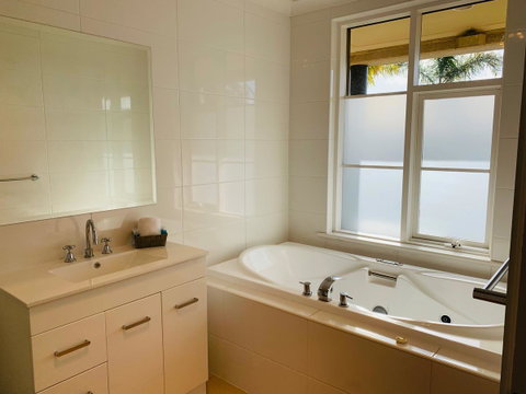 The Bluff Resort Apartments - ACT Tourism 3