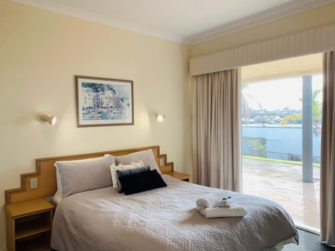 The Bluff Resort Apartments - ACT Tourism 2