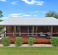 The Log Cabin - 47 Jetty Road - ACT Tourism
