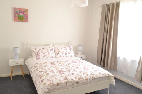 Prospect Holiday House - ACT Tourism 1