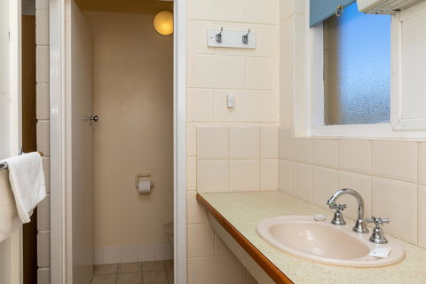 Blue Seas Motel - ACT Tourism 9