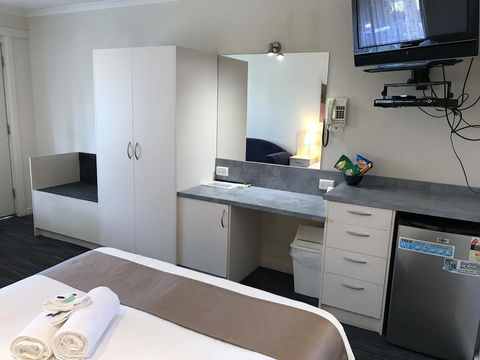 Robetown Motor Inn & Apartments - ACT Tourism 22