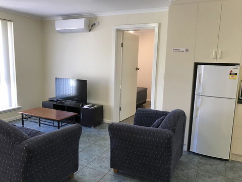 Robetown Motor Inn & Apartments - ACT Tourism 44
