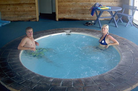 Robetown Motor Inn & Apartments - ACT Tourism 5