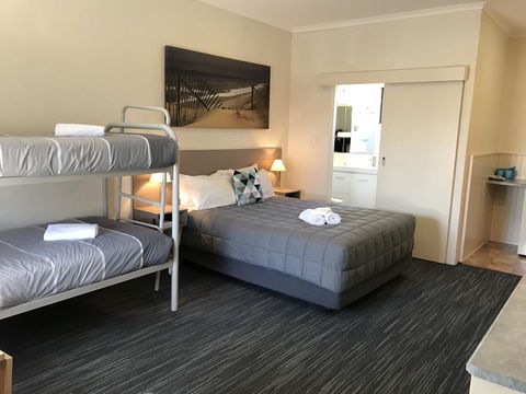 Robetown Motor Inn & Apartments - ACT Tourism 28