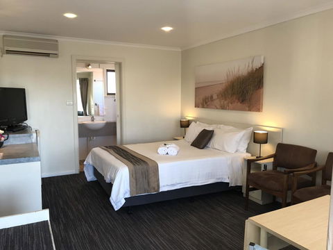 Robetown Motor Inn & Apartments - ACT Tourism 16