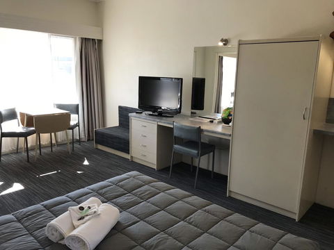 Robetown Motor Inn & Apartments - ACT Tourism 18