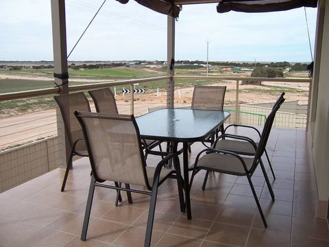 Relax On Par - ACT Tourism 11