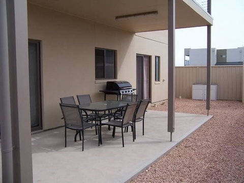 Relax On Par - ACT Tourism 10