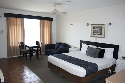 Lakeview Motel And Apartments - ACT Tourism 1