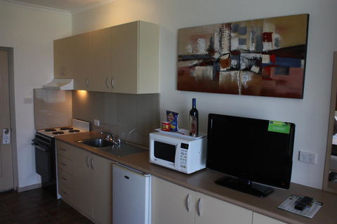 Lakeview Motel And Apartments - ACT Tourism 11