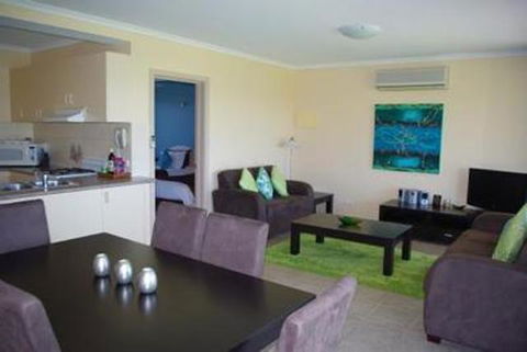 Lakeview Motel And Apartments - ACT Tourism 30