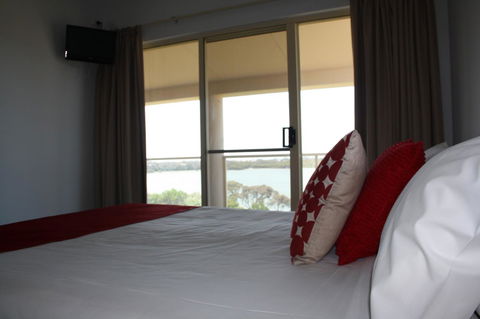 Lakeview Motel And Apartments - ACT Tourism 4