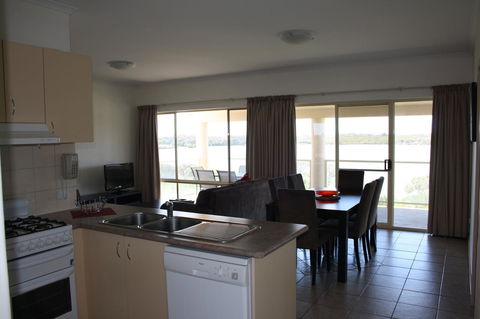 Lakeview Motel And Apartments - ACT Tourism 5