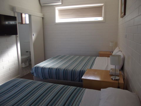 Guichen Bay Motel - ACT Tourism 2