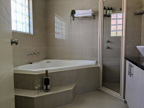 Ochre Point Beach House On Moana Seafront - ACT Tourism 9