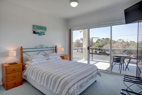 Bay Bliss - ACT Tourism 12
