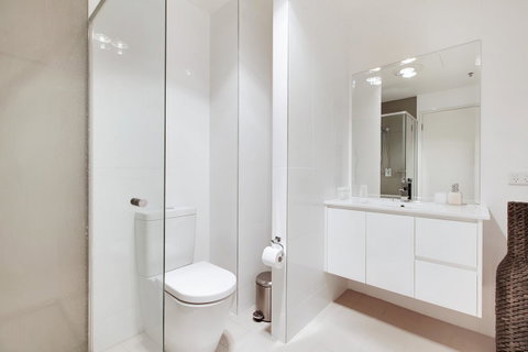 Light And Spacious, Stunning Views Of Adelaide - ACT Tourism 9