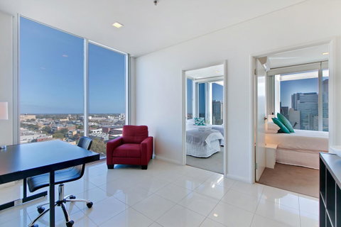 Light And Spacious, Stunning Views Of Adelaide - ACT Tourism 7