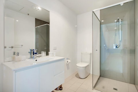 Light And Spacious, Stunning Views Of Adelaide - ACT Tourism 8