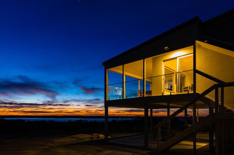 Southern Ocean Lookout - ACT Tourism 0