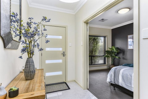 Accommodation On Lansell 2 - ACT Tourism 2