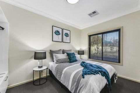 Accommodation On Lansell 2 - ACT Tourism 9