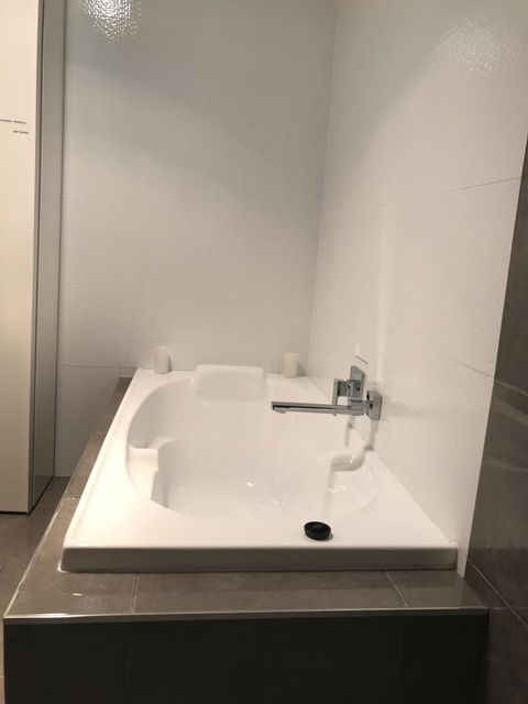 Lakeside - ACT Tourism 9