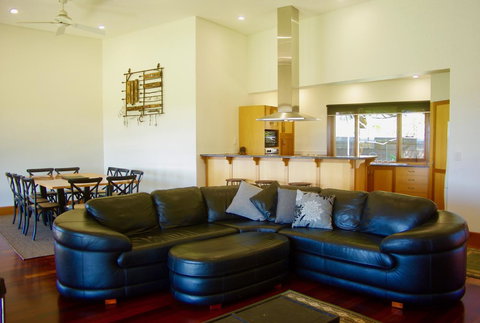 Scobie Lane Retreat - ACT Tourism 4