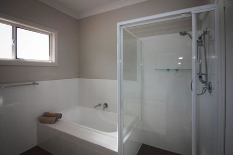 Waterfront On Osprey - ACT Tourism 21