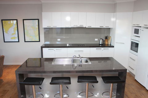 Waterfront On Osprey - ACT Tourism 6