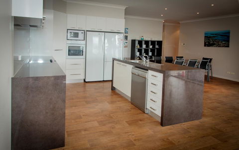 Waterfront On Osprey - ACT Tourism 8